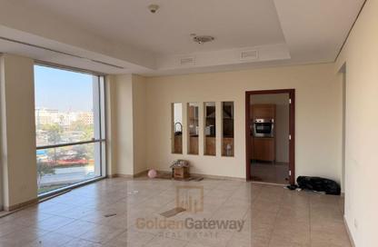 Apartment - 2 Bedrooms - 2 Bathrooms for rent in Emaar Tower B - Emaar Towers - Deira - Dubai Apartment - 2 Bedrooms - 2 Bathrooms for rent in Emaar Tower B - Emaar Towers - Deira - Dubai