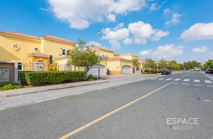 Villa - 3 - 4 for rent in District 5 - Jumeirah Park - Dubai