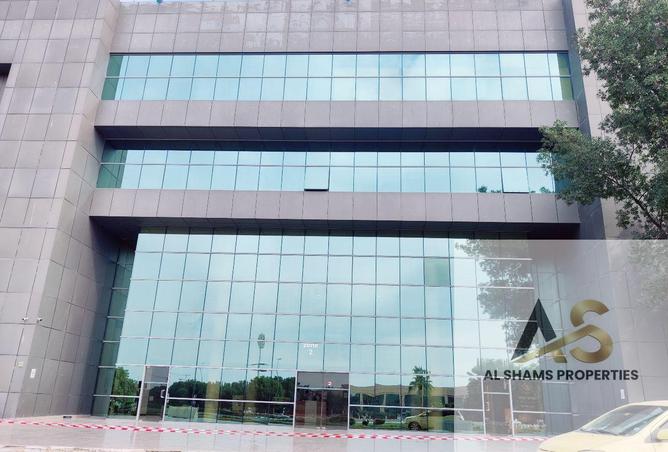 63654989 - Property Image 2