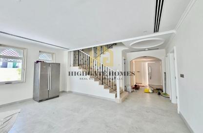 Villa - 4 Bedrooms - 5 Bathrooms for rent in Regional Large - Regional - Jumeirah Park - Dubai
