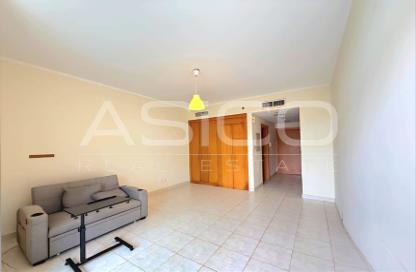Apartment - Studio - 1 Bathroom for rent in The Links Canal Apartments - The Links - The Views - Dubai