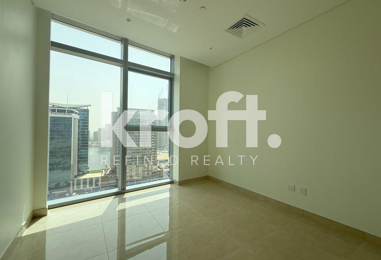 Prime Location | Huge Layout | Mid Floor photo 4