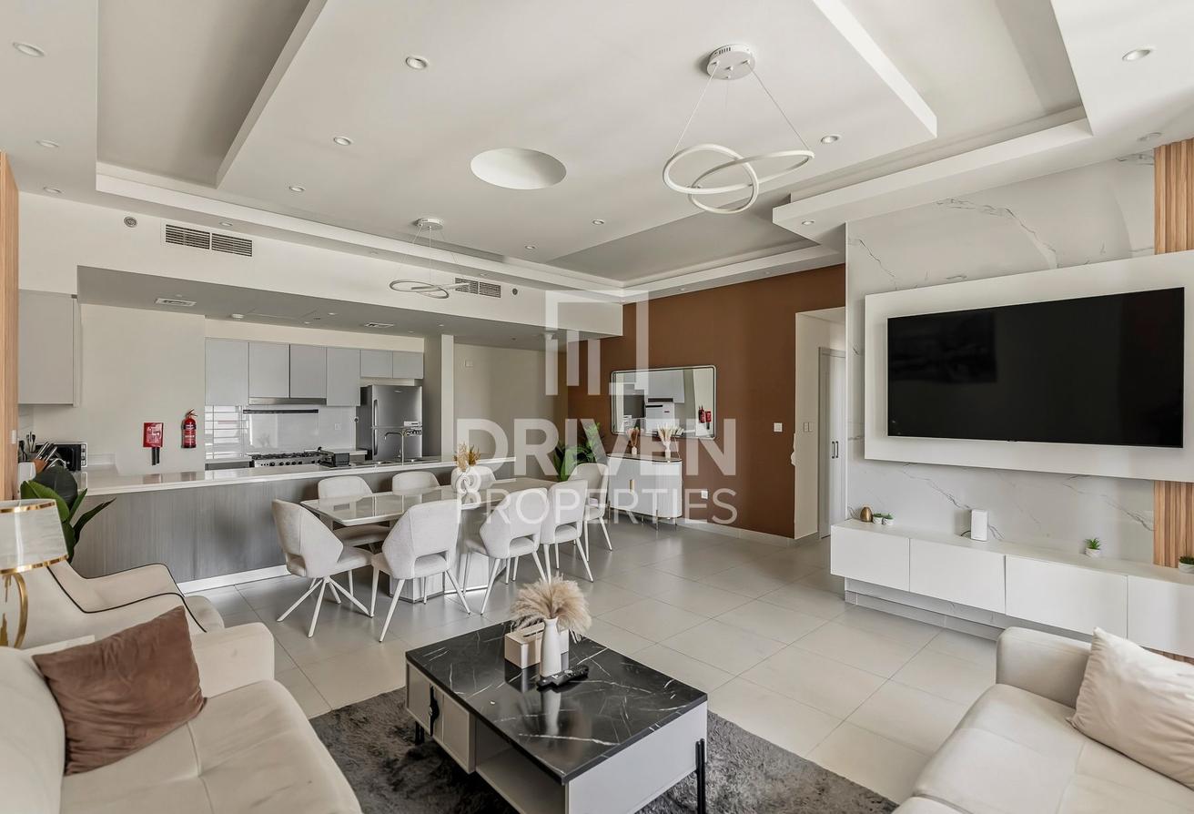 Fully Furnished | Mid Floor | Appliance Included photo 2