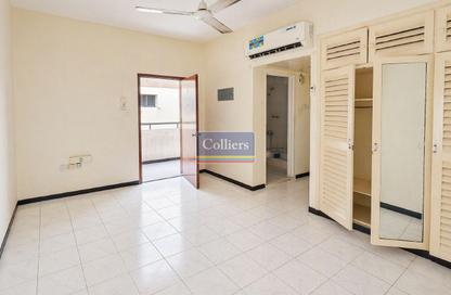 Apartment - Studio - 1 Bathroom for rent in Al Muteena - Deira - Dubai Apartment - Studio - 1 Bathroom for rent in Al Muteena - Deira - Dubai