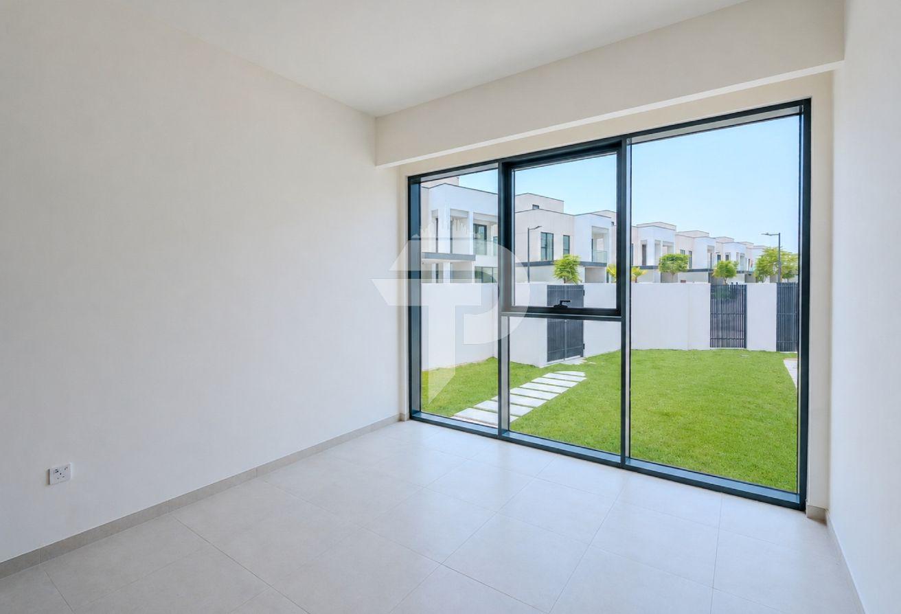 4BR Villa + Maid | Family Community | Largest Plot photo 7