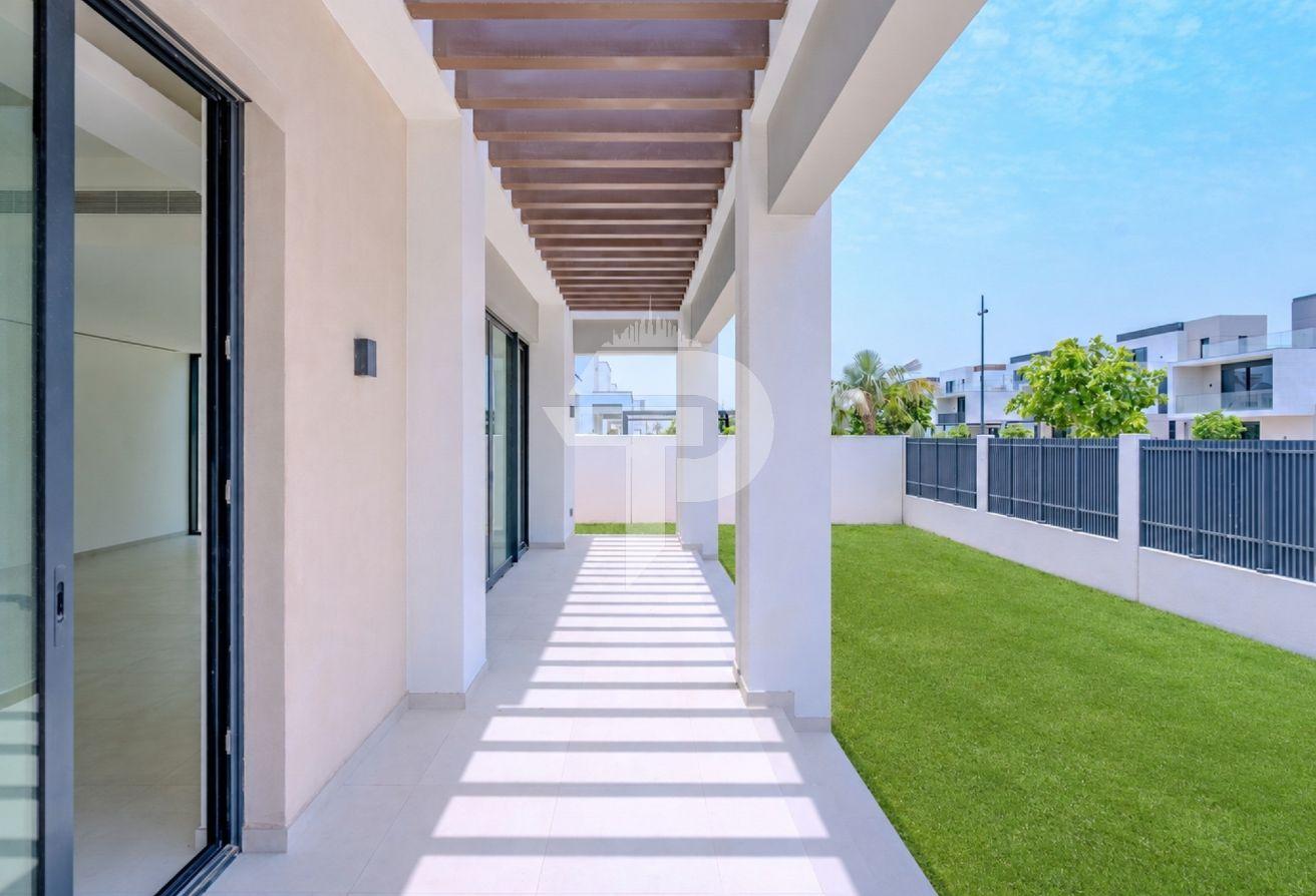 4BR Villa + Maid | Family Community | Largest Plot photo 4