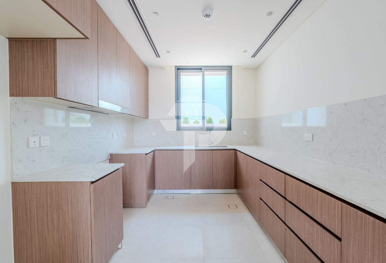 4BR Villa + Maid | Family Community | Largest Plot photo 5