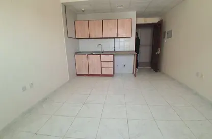 Apartment - 1 Bathroom for rent in Fire Station Road - Muwaileh - Sharjah