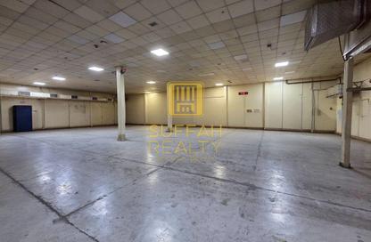 Warehouse - Studio - 1 Bathroom for rent in RAS - Umm Ramool - Dubai