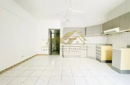 Apartment - Studio - 1 Bathroom for rent in Al Karama Sqaure - Al Karama - Dubai