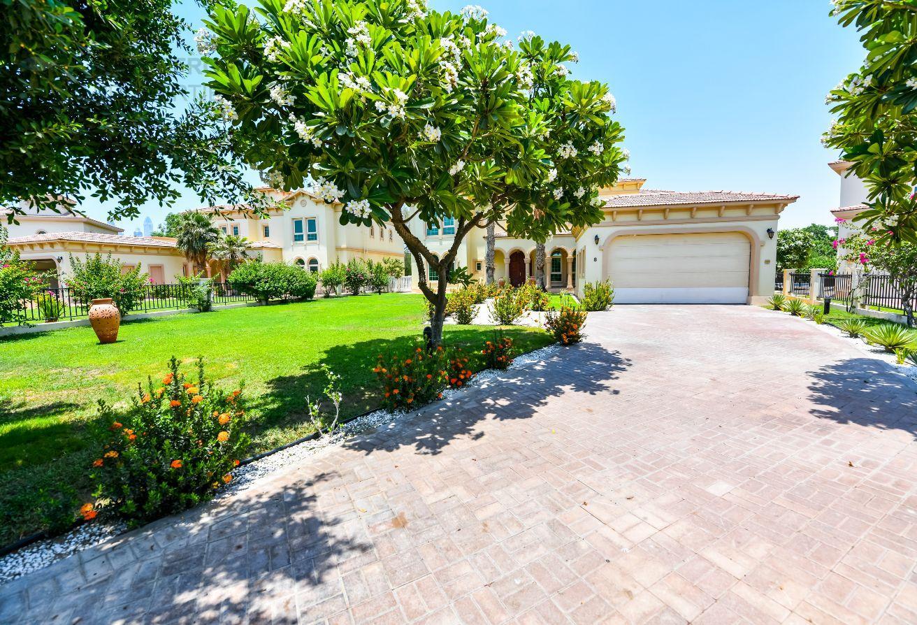 5BR+Maid | Master View | Villa on the Lake photo 4