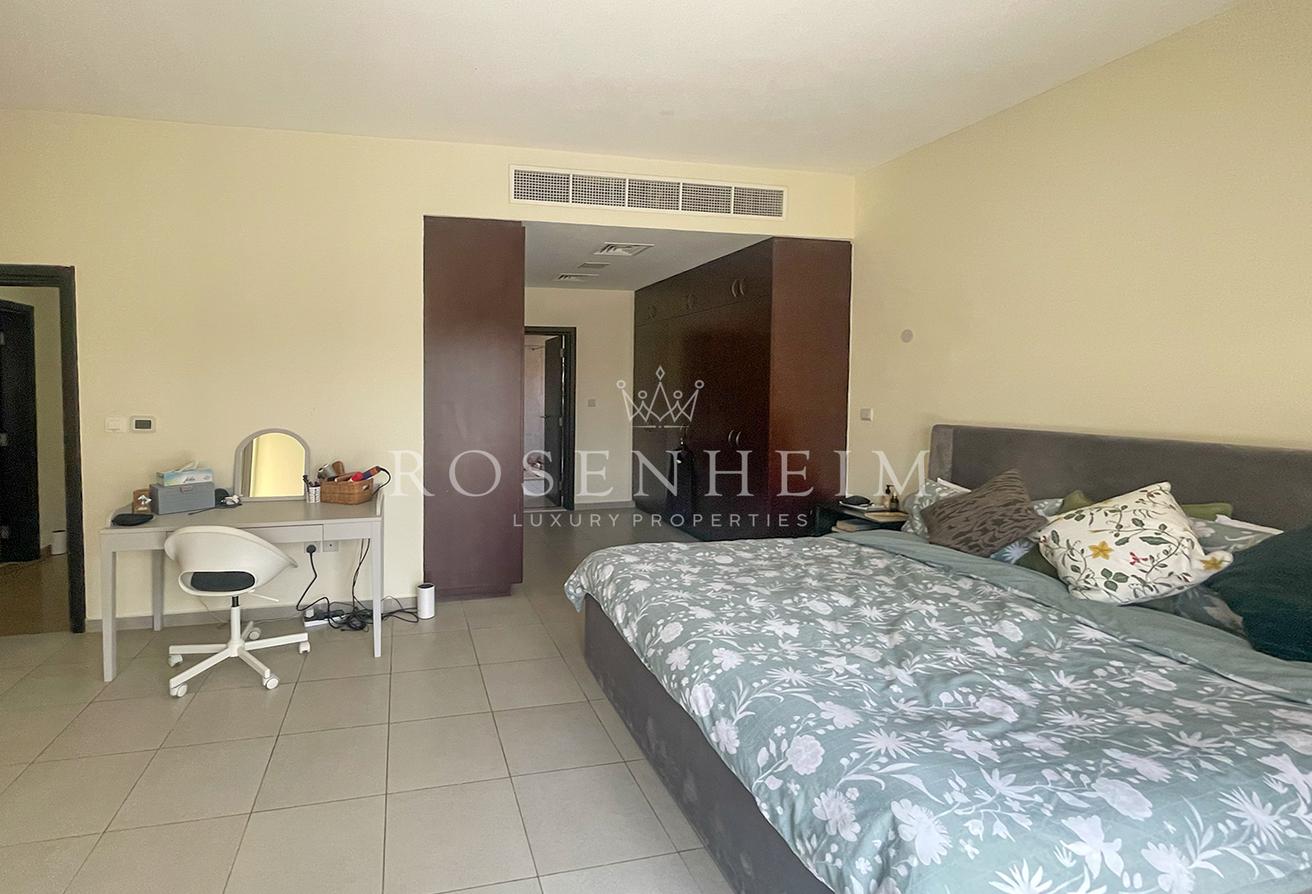 Private Pool | Vacant | Unfurnished | Single Row photo 7