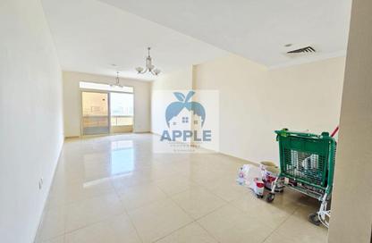 Apartment - 3 Bedrooms - 3 Bathrooms for rent in Muwaileh 3 Building - Muwaileh - Sharjah
