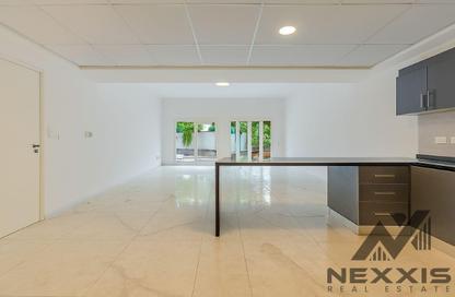Villa - 5 Bedrooms - 6 Bathrooms for rent in Meadows 9 - Meadows - Dubai