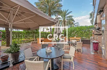 Retail - Studio - 1 Bathroom for rent in Marriott Harbour Hotel and Suites - Dubai Marina - Dubai