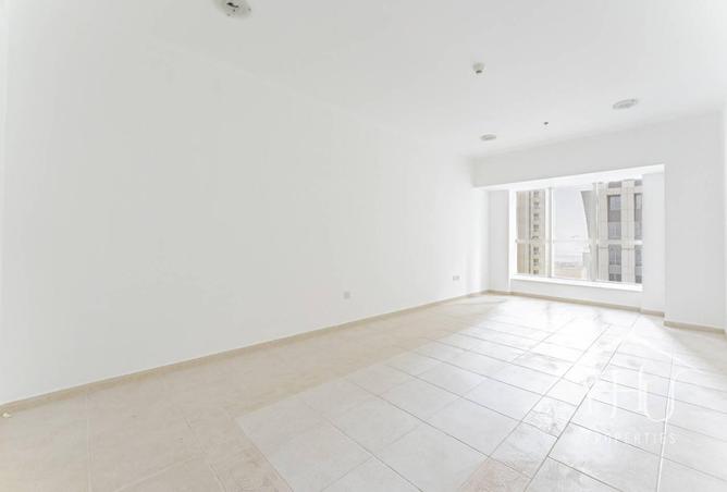 Huge Layout | Mid Floor | Ready To Move photo 2