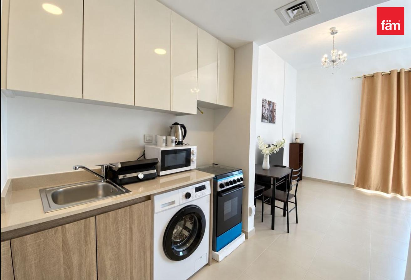 Furnished Studio | Private View | Vacant | UNA photo 2