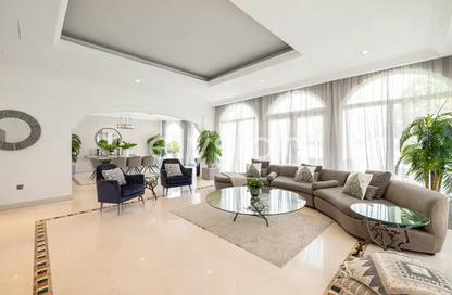 Villa - 5 - 6 for rent in Garden Homes Frond O - Garden Homes - Palm Jumeirah - Dubai