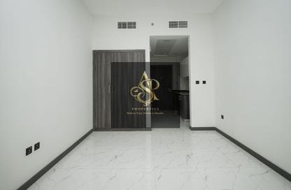 Apartment - Studio - 1 Bathroom for rent in Rukan Tower B - Rukan Tower - Rukan - Dubai Apartment - Studio - 1 Bathroom for rent in Rukan Tower B - Rukan Tower - Rukan - Dubai