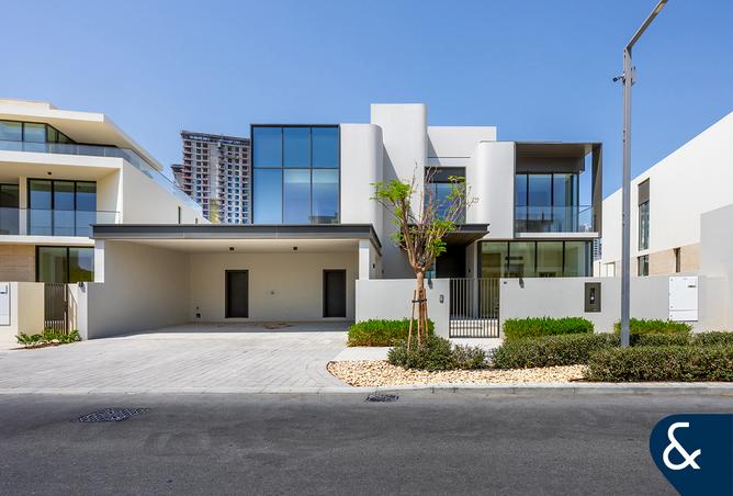 Brand New | 5 Bedroom | Lagoon Backing