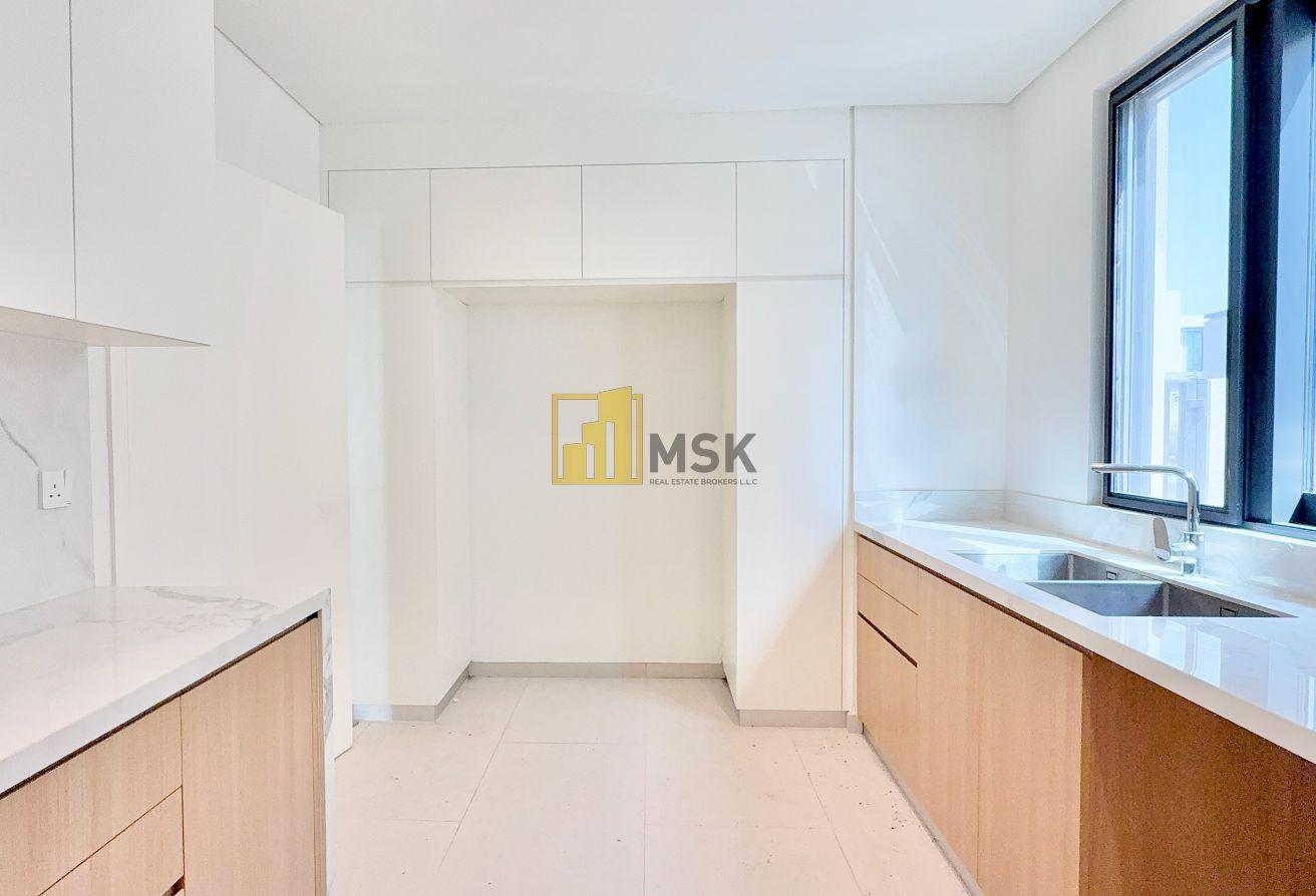 True Corner Unit | Single Row | Close to Park photo 9