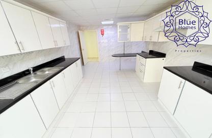 Apartment - 3 Bedrooms - 4 Bathrooms for rent in Diplomat Building - Umm Hurair 1 - Umm Hurair - Bur Dubai - Dubai