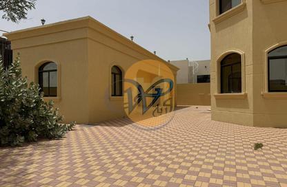 Villa - 5 Bedrooms - 7 Bathrooms for rent in Al Riffa - Ras Al Khaimah