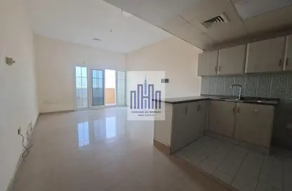 Apartment - 1 Bathroom for rent in Muwailih Building - Muwaileh - Sharjah