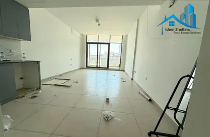 Apartment - 1 Bathroom for rent in Living Garden 2 - District 14 - Jumeirah Village Circle - Dubai