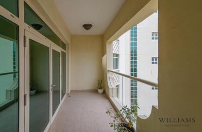 Apartment - 2 Bedrooms - 3 Bathrooms for sale in Jash Hamad - Shoreline Apartments - Palm Jumeirah - Dubai