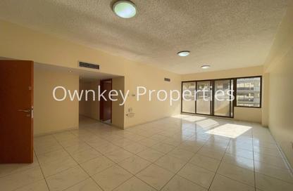 Apartment - 3 Bedrooms - 2 Bathrooms for rent in Silver Sands 1 - Al Mankhool - Bur Dubai - Dubai