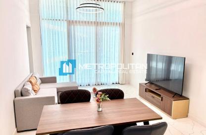 Apartment - 3 Bedrooms - 3 Bathrooms for sale in The Gate - Masdar City - Abu Dhabi