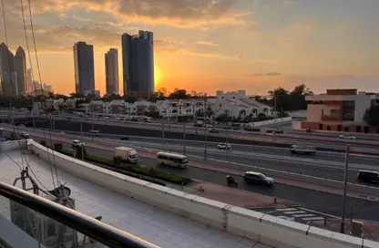 Apartment - 4 Bedrooms - 5 Bathrooms for rent in Al Mina Tower - Al Mina - Abu Dhabi