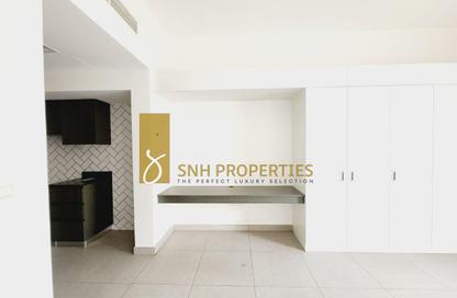 Apartment - Studio - 1 for rent in Bella Rose - Dubai Science Park - Dubai