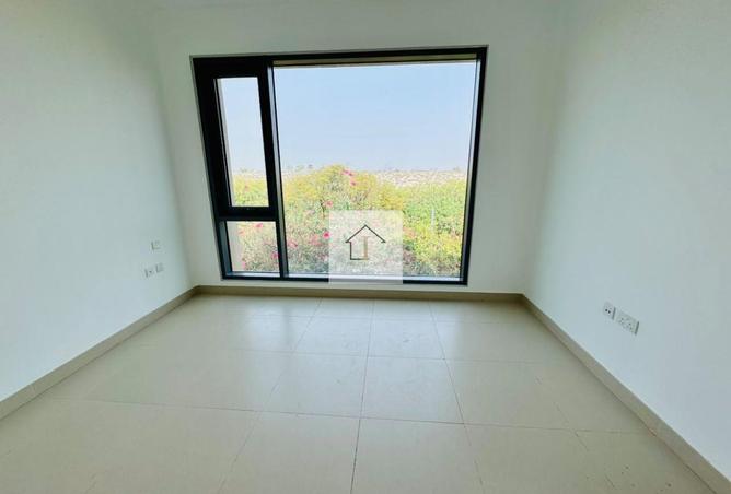 Well Maintained | Spacious Layout | Move In photo 3