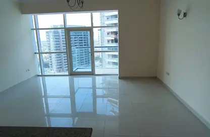 Apartment - 2 Bedrooms - 2 Bathrooms for rent in Oasis Tower 1 - Dubai Sports City - Dubai