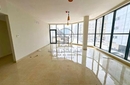 Apartment - 1 - 2 for rent in Al Khan Corniche - Al Khan - Sharjah