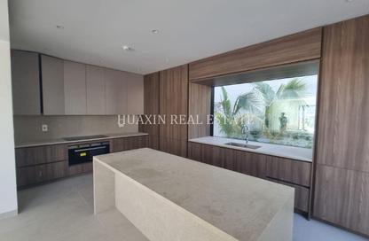 Villa - 5 Bedrooms - 6 Bathrooms for rent in Jumeirah 1 Villas - Jumeirah 1 - Jumeirah - Dubai Villa - 5 Bedrooms - 6 Bathrooms for rent in Jumeirah 1 Villas - Jumeirah 1 - Jumeirah - Dubai