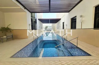 Villa - 5 Bedrooms - 5 Bathrooms for rent in Jumeirah 1 Villas - Jumeirah 1 - Jumeirah - Dubai