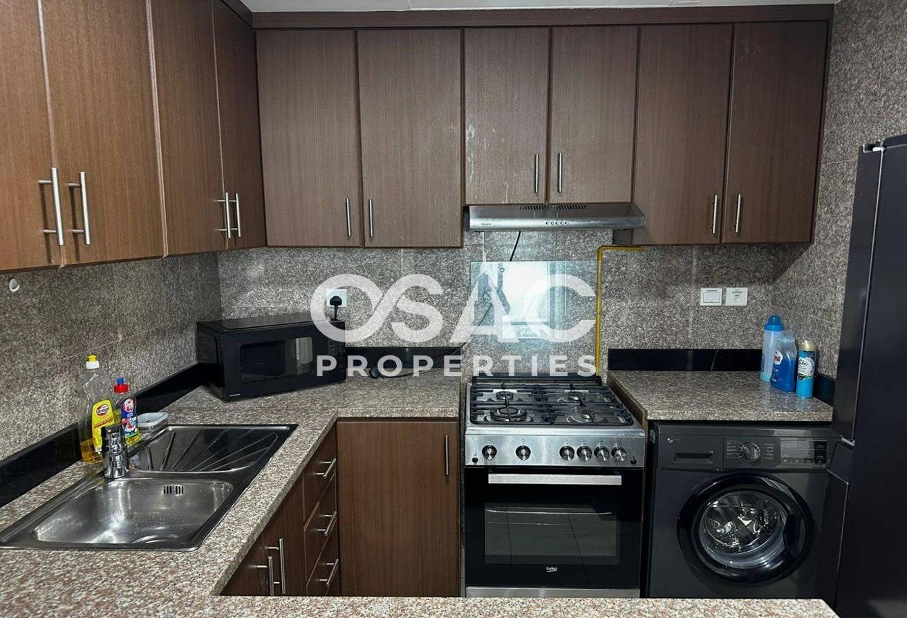 Mid Floor | Fully Furnished | Direct on the Canal photo 4