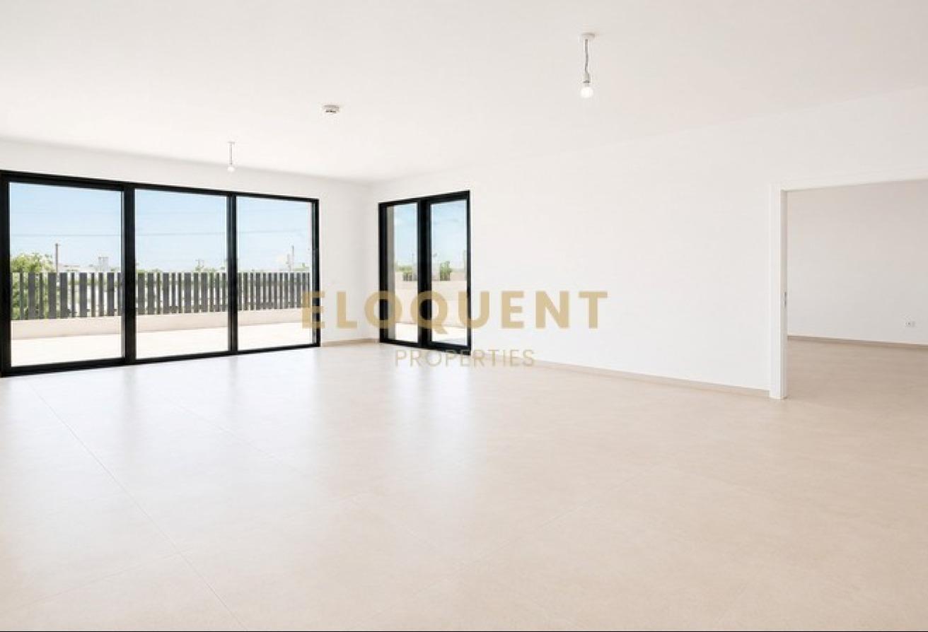 Corner Unit | Contemporary Design | Large Plot photo 2