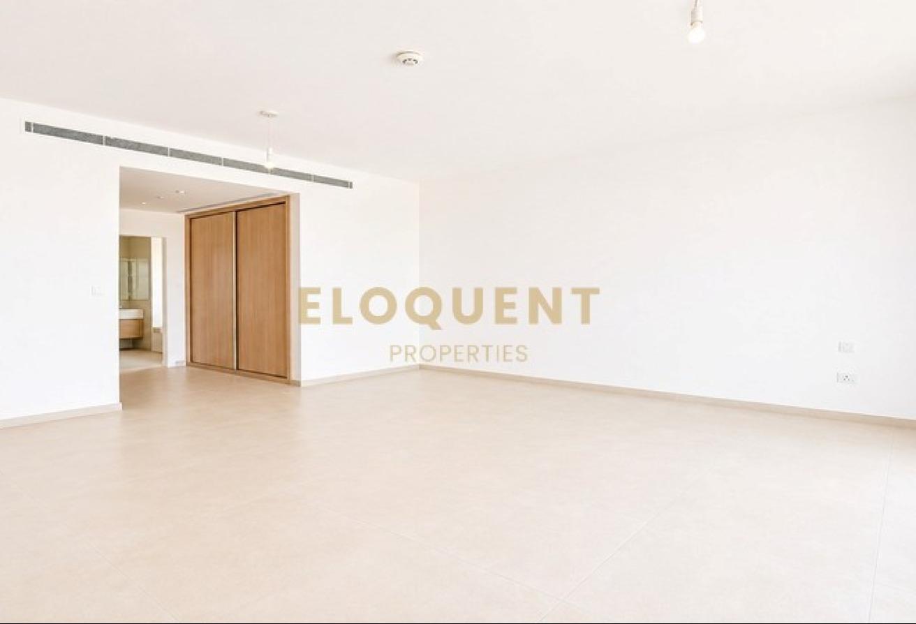 Corner Unit | Contemporary Design | Large Plot photo 5