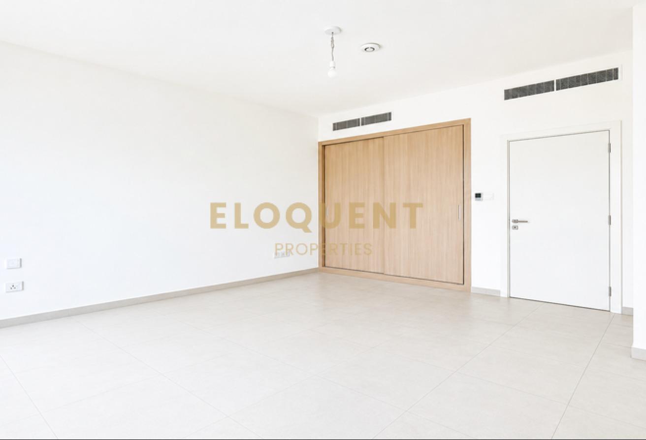 Corner Unit | Contemporary Design | Large Plot photo 8