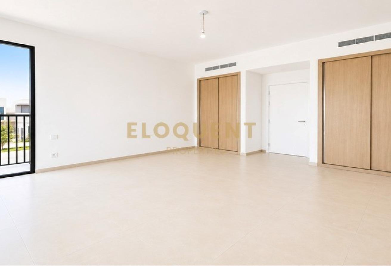 Corner Unit | Contemporary Design | Large Plot photo 6