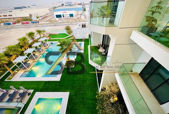Spacious 1 Bedroom Apartment with  All Facilities — 2