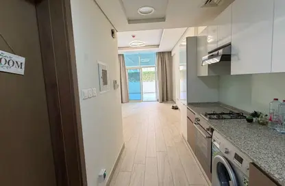 شقة - 1 حمام للايجار في عزيزي عالية - الجداف - دبي شقة - 1 حمام للايجار في عزيزي عالية - الجداف - دبي