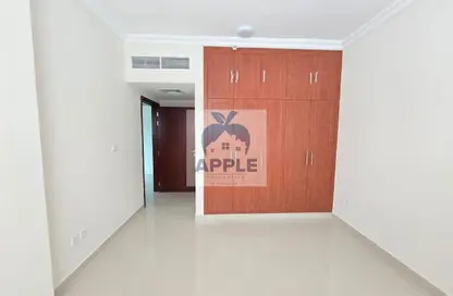 شقة - غرفة نوم - 2 حمامات للايجار في الزاهية - تجارية مويلح - الشارقة