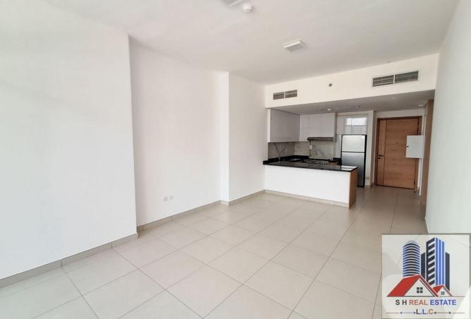 2 BR Apartment in Liwan with Shared Pool photo 2