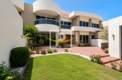 Villa - 4 Bedrooms - 5 Bathrooms for rent in Jumeirah 1 Villas - Jumeirah 1 - Jumeirah - Dubai