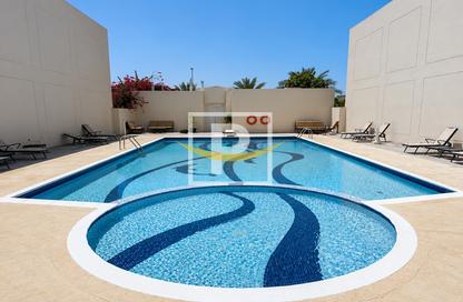 Villa - 4 Bedrooms - 5 Bathrooms for rent in Jumeirah 1 Villas - Jumeirah 1 - Jumeirah - Dubai